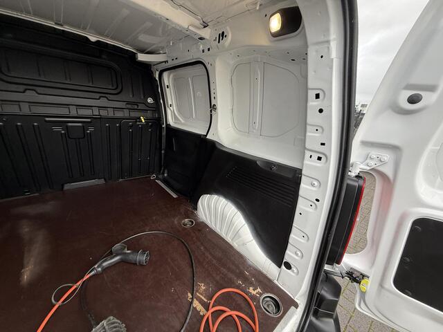 Citroen BERLINGO ë-Berlingo Club 50 kWh 3 Zitplaatsen Climate Control 16" velgen 2x Camera Carplay – foto 8