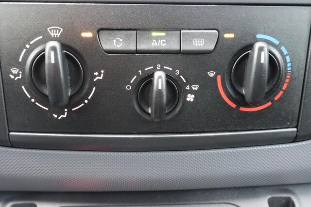 Citroen BERLINGO 1.6 BlueHDI 100 Club Economy S&S Camera, Cruise control, Rechter zijdeur, Airco, Bijrijdersbank – foto 9