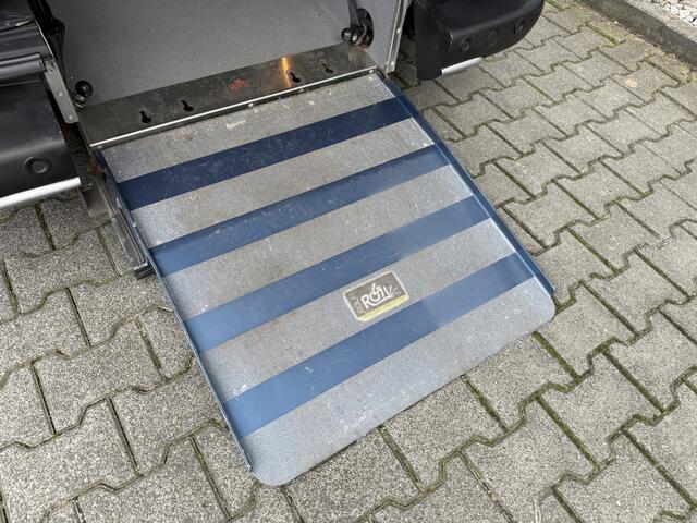 Citroen BERLINGO 3+1 Rolstoelauto 1.2 PureTech XTR (Zeer nette Berlingo met knielsysteem en automatische oprijplaat!)