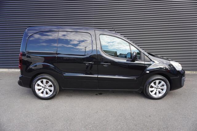 Citroen BERLINGO 100pk Euro6 Automaat Trekhaak Camera Cruise control Climate control Airco