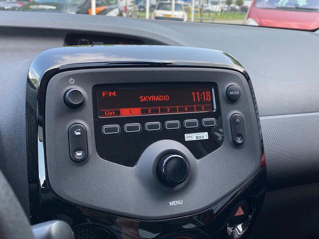 Citroen C1 1.0 VTi Feel met 56.658 km!!! | Airco | Ndl auto | Uniek lage km stand! | Zuinig | 5 Deurs | RIJKLAARPRIJS INCL 12 MAANDEN GARANTIE EN BEURT