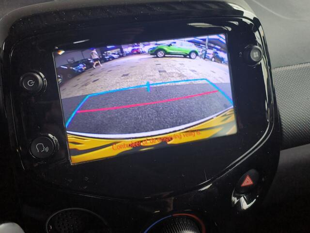 Citroen C1 1.0 VTi Shine AUTOMAAT Navi,Camera,Andriod/Apple, LMW uit 2019 Rijklaar + 12 maanden Bovag-garantie Henk Jongen Auto's in Helmond, al 50 jaar service zoals 't hoort!