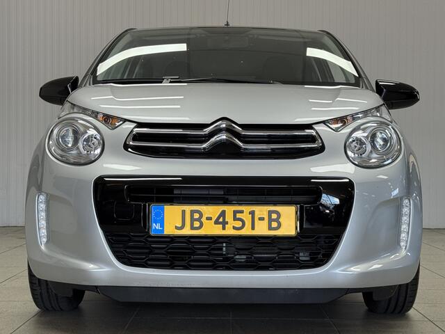Citroen C1 1.0 VTi Shine/ AUTOMAAT! 23.000 KM N.A.P!/15'' LMV/ Camera/ Two-Tone/ Airco/ C.V. Afstand/ Elek. pakket/ Isofix/ Bluetooth/ Multi. LEDER. Stuur/ Chroom/ LED Dagrijverl/ Extra getint glas.