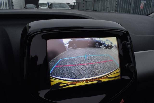 Citroen C1 VTi Airscape Shine Navigatie | Airco | LM velgen | Camera achter |