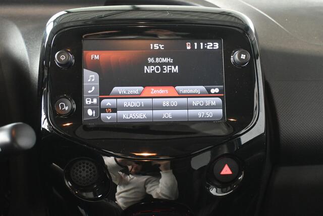 Citroen C1 1.0 VTi Shine Clima Carplay Camera LED Licht metaal 1e Eigenaar Rijklaarprijs Inruil Mogelijk!