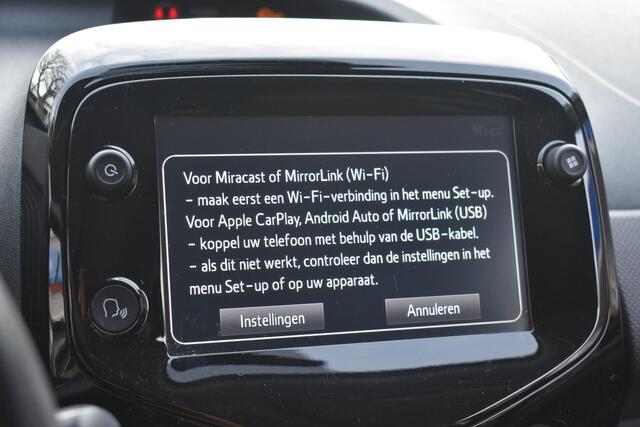 Citroen C1 1.0 VTi Shine Automaat | Carplay Navigatie | 100% Onderhouden | Achteruitrijcamera | Lichtmetalen velgen | 12 mnd BOVAG garantie | Whatsapp 06-5318899