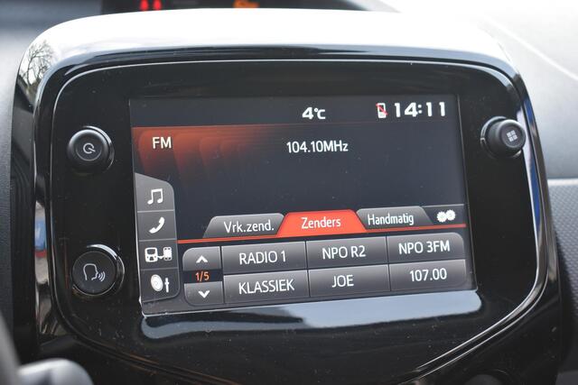 Citroen C1 1.0 VTi Shine Automaat | Carplay Navigatie | 100% Onderhouden | Achteruitrijcamera | Lichtmetalen velgen | 12 mnd BOVAG garantie | Whatsapp 06-5318899