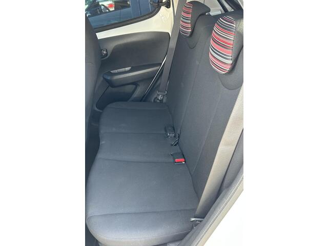 Citroen C1 1.0 e-VTi Feel | Nette Staat | Nieuwe APK | Cruise Control | Airco | Leder Stuurwiel | Privacy Glass | 2 Sleutels |