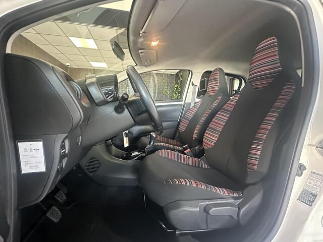 Citroen C1 1.0 VTi Feel | Carplay | Cruise Control | Airco | Navigatie | Elektrische Ramen Voor | Hill Hold Functie | LED Dagrijverlichting |