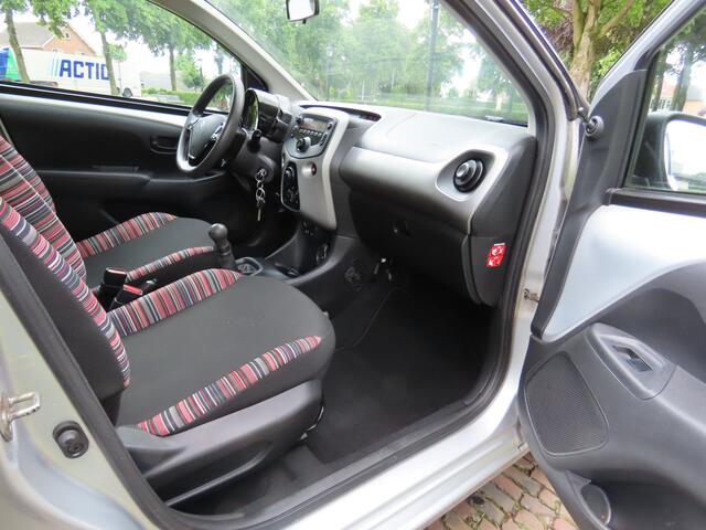 Citroen C1 1.0 e-VTi Feel ***24718 KM!! N.A.P***NL Auto*** Cruisecontrol Bleutooth Dab 5 Drs Isofix Ellec Pakket ***Zuinige Auto***Apk t/m 3-5-2027***