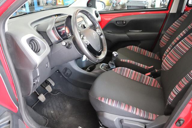 Citroen C1 1.0 e-VTi Feel, sportief zwart dak. Eerste eigenaar, dealer onderhouden!