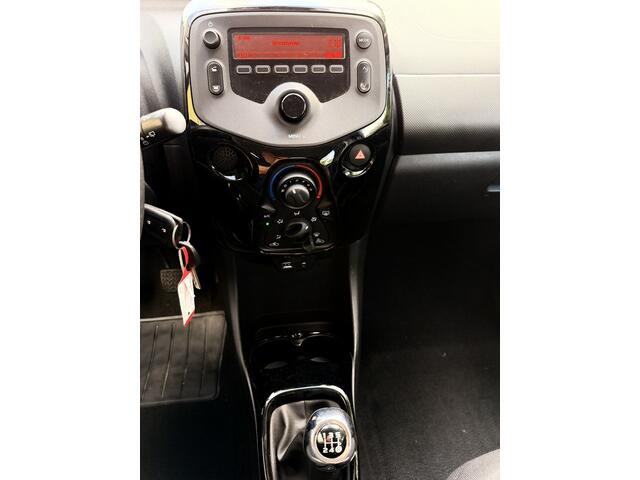 Citroen C1 1.0 VTi Feel * 36.769 Km * Airco * 5 Deurs * NIEUWSTAAT *