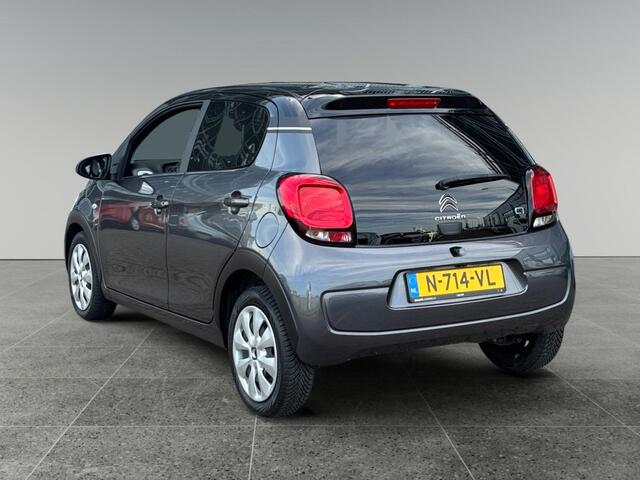 Citroen C1 5-deurs Millenium Feel 1.0 e-VTi 72pk | TWO-TONE! | APPLE CARPLAY / ANDROID AUTO | CAMERA | EXTRA GETINTE RAMEN | LEDEREN STUUR |
