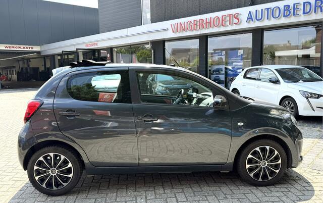 Citroen C1 1.0 e-VTi Airscape Feel Top Cabrio Dak * Navigatie * Airco * Top - Dak * 5-Deurs * Super Zuinig * Vingerhoets; Vierde Generatie Eersteklas Service. Al meer dan 100 jaar een begrip in de Brabantse Kempen