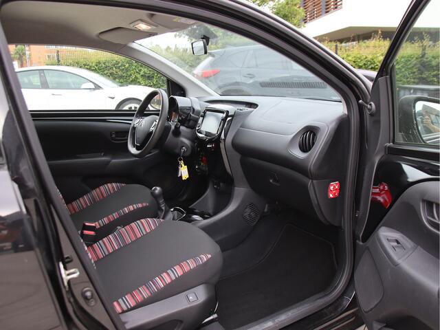 Citroen C1 1.0 VTi Shine Stoelvw, Climate, Camera, Carplay Zomeractie!