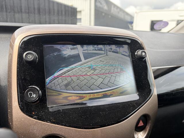 Citroen C1 1.0 VTi Origins Carplay / Leder / Clima / Cruise / Camera / Two-tone / 5-Deurs