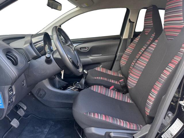 Citroen C1 5-deurs Shine 1.0 e-VTi 72pk | BLACK EDITION | CAMERA | CLIMA | APPLE CARPLAY / ANDROID AUTO | DAB+ | LM-VELGEN |