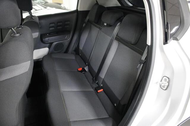 Citroen C3 1.2 PureTech Shine Apple Carplay - All-season - Trekhaak
