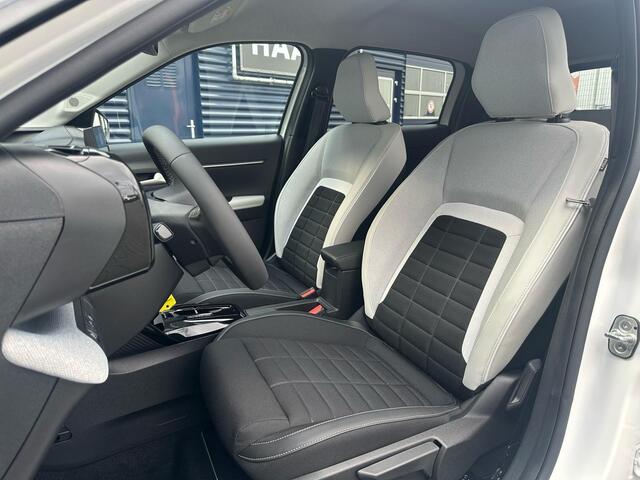 Citroen C3 Ë-C3 Max 44 kWh | Comfort Stoelen | Parkeercamera/-sensoren | Draadloze telefoonlader | Apple Carplay/Android Auto | Full LED | Navigatie | Climate Control |
