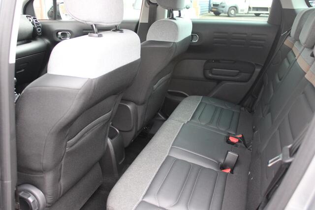 Citroen C3 Aircross 1.2 110PK PLUS | NAVIGATIE | APPLE CARPLAY/ANDROID AUTO | 16" LICHTMETALEN VELGEN | DAB+ RADIO | STOEL VERWARMING | CLIMATE CONTROL | CRUISE CONTROL | PARKEERSENSOREN |