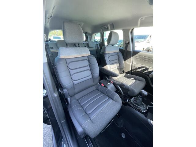 Citroen C3 Aircross 110pk Shine Pack (Camera - Keyless Entry - Grip Controle - Leder - 17"- Automatische Airco - Navigatie)