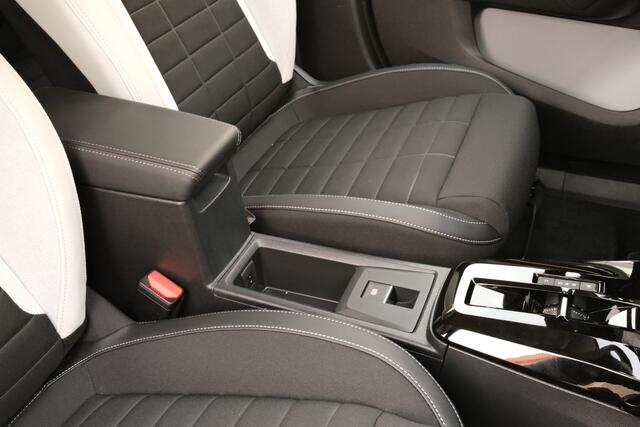 Citroen C3 ë-C3 Max EV 44kWh 113pk Max Navi | Camera | 17 " LM