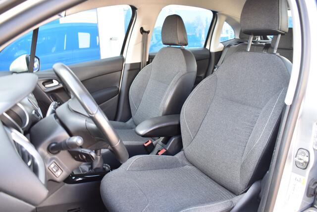 Citroen C3 PureTech 82 Selection Navigatie | Airco | Parkeerhulp | Trekhaak |