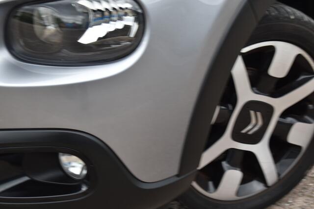 Citroen C3 PureTech 82 S&S Shine Panorama dak | Airco | 17 inch Velgen | apple carplay |