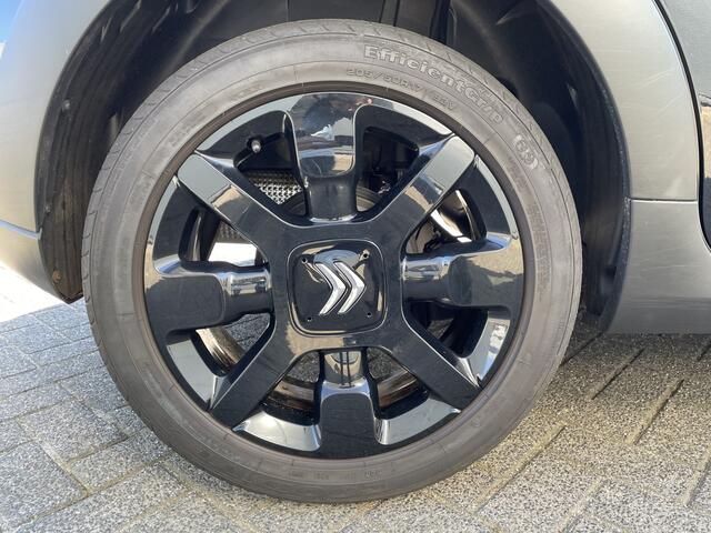Citroen C3 82pk Shine (Camera - Keyless Entry - Dodehoek detectie - Navigatie - Automatische Airco - Apple Carplay - 17")