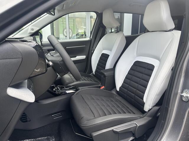 Citroen C3 Ë-C3 Aircross Max 113pk 44 kWh | Comfort stoelen | Adaptive vering | Draadloze telefoonlader | Parkeercamera/-sensoren | Navigatie | Climate Control | Apple Carplay/Android Auto | Full LED | Lichtmetalen velgen |