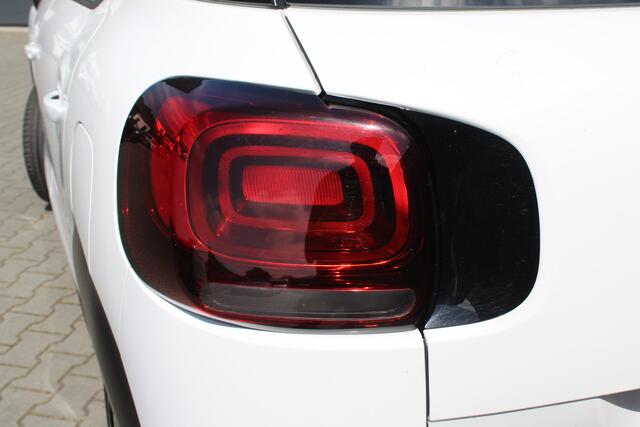 Citroen C3 Aircross 1.2 PureTech Feel | incl. 12 maanden garantie | Trekhaak | Cruise control | Airco | Lane assist | Bluetooth | Parkeersensoren achter | Verkeersbord detectie | Distributieriem is recent vervangen | Complete onderhoudshistorie aanwezig |