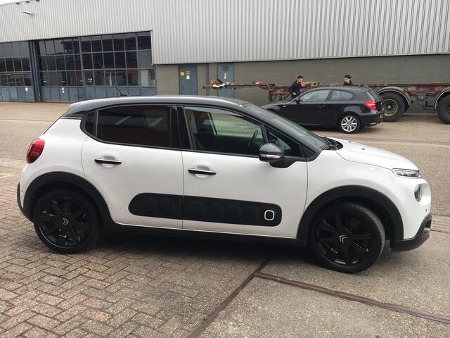 Citroen C3 1.2 PureTech S&S Shine | AUTOMAAT | Automatische Airco | Camera | Carplay | Cruise Controle | Navigatie | Parkeersenoren | Two-Tone Color | Garantie | NAP | Rijklaar |