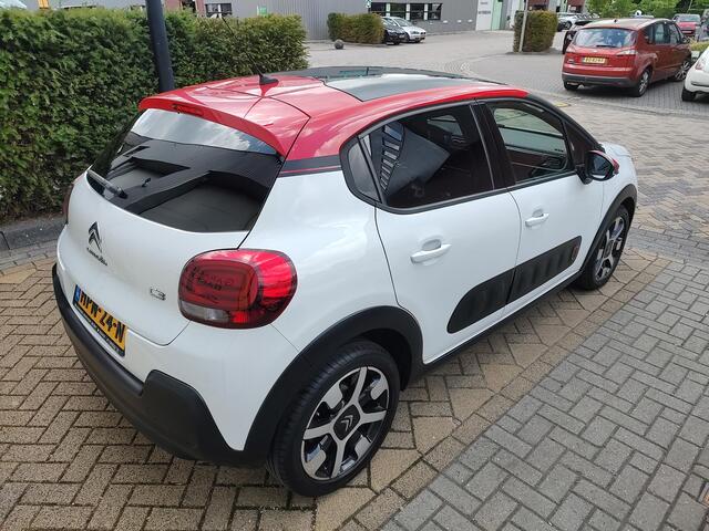 Citroen C3 1.2 PureTech Shine Panoramadak Automaat Navi-Carplay Stoelverwarming Led