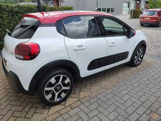 Citroen C3 1.2 PureTech Shine Panoramadak Automaat Navi-Carplay Stoelverwarming Led
