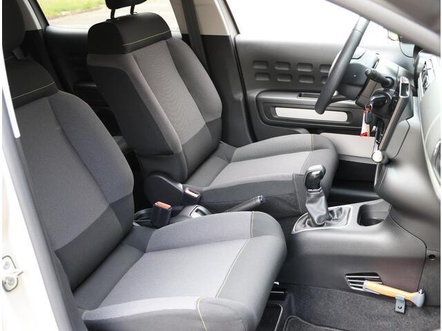 Citroen C3 1.2 85PK C-Series | Apple Carplay/Android Auto | LED Koplampen | Climate Control | Cruise Control | Mistlampen Voor | Start/Stop Systeem | Buitenspiegels Elektrisch Verstel -en Verwarmbaar | Privacy Glass |