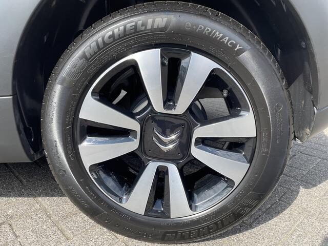 Citroen C3 82pk Max (Camera - Keyless Entry - LED - Navigatie - Automatische Airco - Apple Carplay - Parkeersensoren)