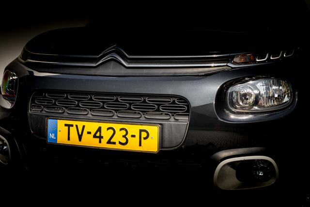 Citroen C3 1.2 111 PK PureTech S&S Shine AUTOMAAT RIJKLAAR. | Two Tone-kleur zwart dak | Clima | 17'' LMV | Camera | Navi |