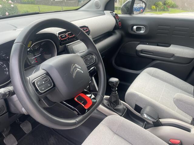 Citroen C3 Aircross 1.2 PureTech S&S Shine, Trekhaak, Stoelverwarming, Navigatie
