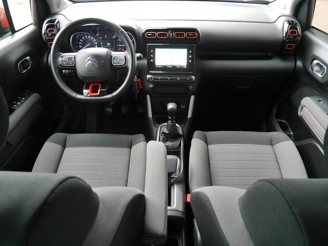 Citroen C3 Aircross 1.2 PureTech S&S Shine | Navigatie | Climate control | Parkeer assistent | Achteruitrijcamera | Parkeersensoren voor en achter | Cruise control | 17 inch lichtmetalen velgen | Extra getint glas