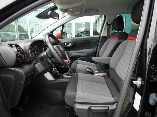 Citroen C3 Aircross 1.2 PureTech S&S Shine | Navigatie | Climate control | Parkeer assistent | Achteruitrijcamera | Parkeersensoren voor en achter | Cruise control | 17 inch lichtmetalen velgen | Extra getint glas