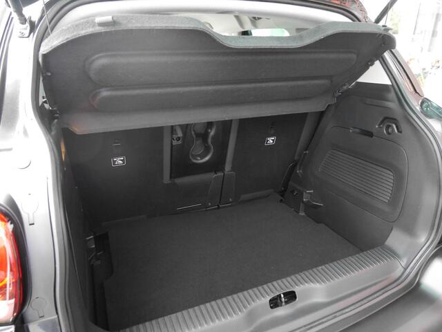 Citroen C3 Aircross 1.2 PureTech S&S Shine | Navigatie | Climate control | Parkeer assistent | Achteruitrijcamera | Parkeersensoren voor en achter | Cruise control | 17 inch lichtmetalen velgen | Extra getint glas