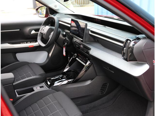Citroen C3 Ë-C3 Max 113PK 44 kWh | AppleCarplay/AndroidAuto | Elixer Red | Navigatie | 11KW Boordlader | Camera | Cruise Control | Climate Control | FULL LED | Parkersensoren |