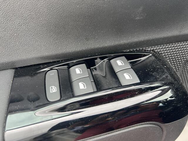 Citroen C3 1.2 PureTech Shine Keyless/Camera/Duo-Tone/Luxe interieur/GEEN AFLEVERKOSTEN