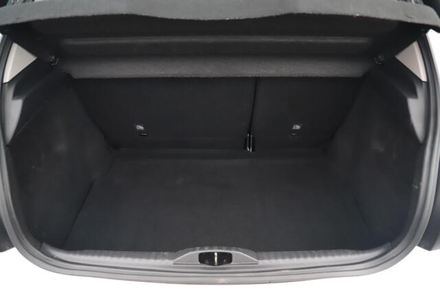Citroen C3 1.2 PureTech Feel 110PK NIEUWE DB RIEM! 16 inch LMV Navigatie Carplay Android Achteruitrijcamera Stoelverwarming