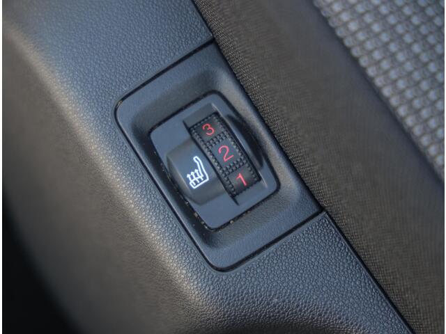 Citroen C3 110pk Business | Glazen dak | Apple Carplay | Cruise Control | Climate Control | Stoelverwarming | AUTOMAAT