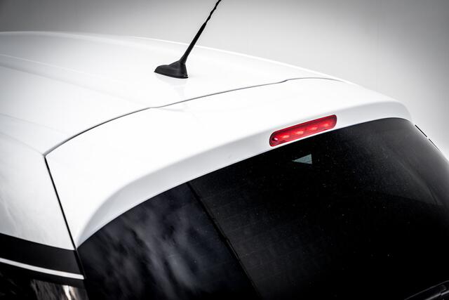 Citroen C3 1.2 111 PK PureTech S&S Shine AUTOMAAT RIJKLAAR. | Two Tone-kleur zwart dak | Clima | 17'' LMV | Camera | Navi |