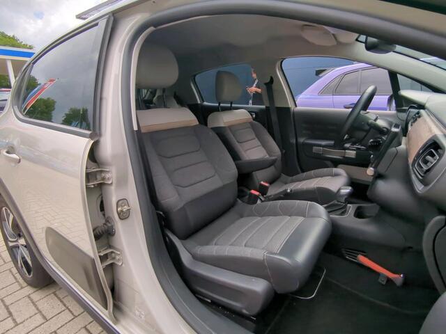 Citroen C3 1.2 PureTech Shine Camera/Navi/Apple Carplay/Duo-Tone/17"Velgen/GEEN AFLEVERKOSTEN