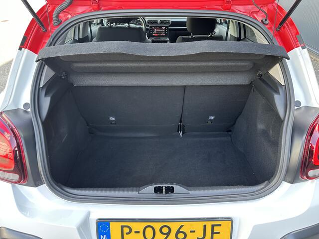Citroen C3 82PK SHINE (Trekhaak - Parkeersensoren Achter - Camera - Automatische Airco - Apple Carplay - Stoelverwarming))