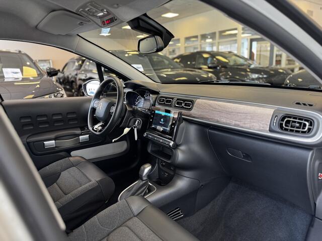 Citroen C3 1.2 PureTech Shine Automaat | Carplay | Keyless entry | Grootlicht assistent | Dodehoek detectie