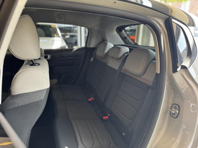 Citroen C3 1.2 PureTech Shine Automaat | Carplay | Keyless entry | Grootlicht assistent | Dodehoek detectie
